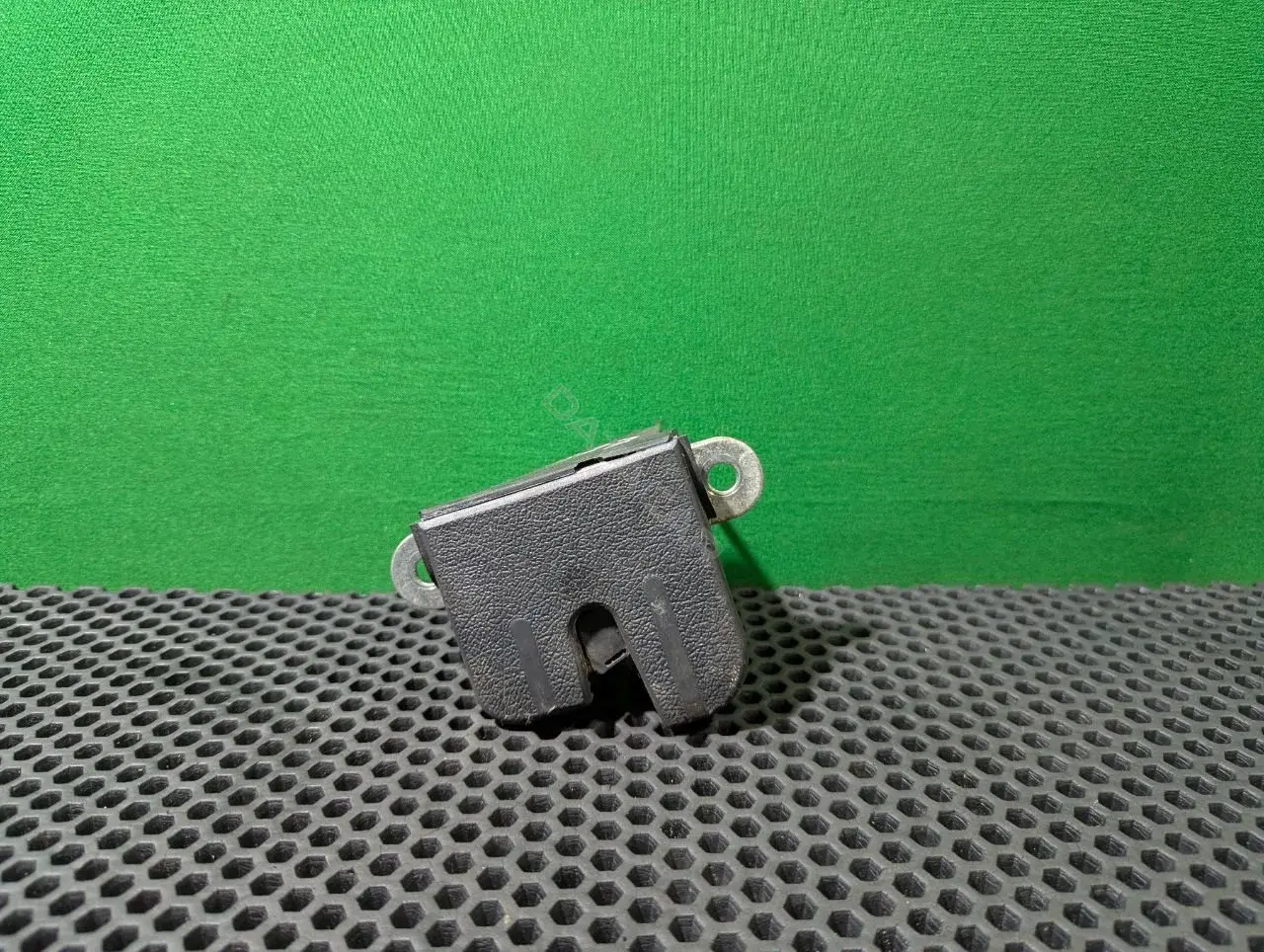 Замок крышки багажника 1T0 827 505 F