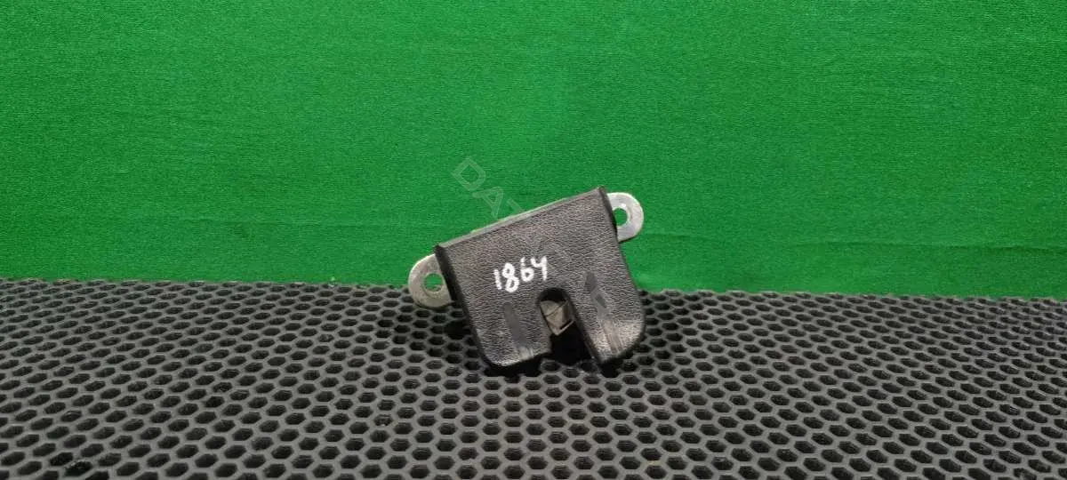 Замок крышки багажника 1T0 827 505 D