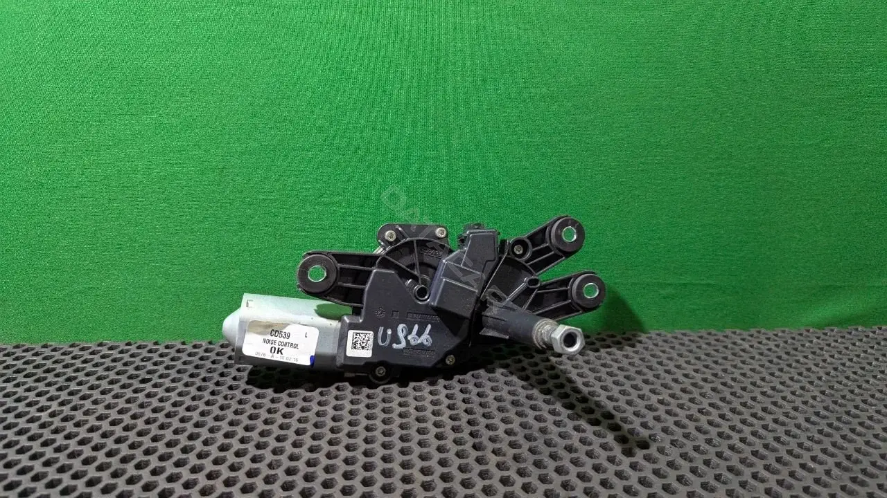Мотор стеклоочистителя FK7B 17404 AA