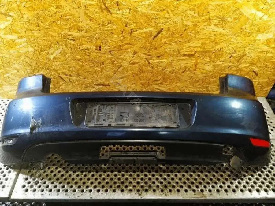 Задний бампер 5K6807421