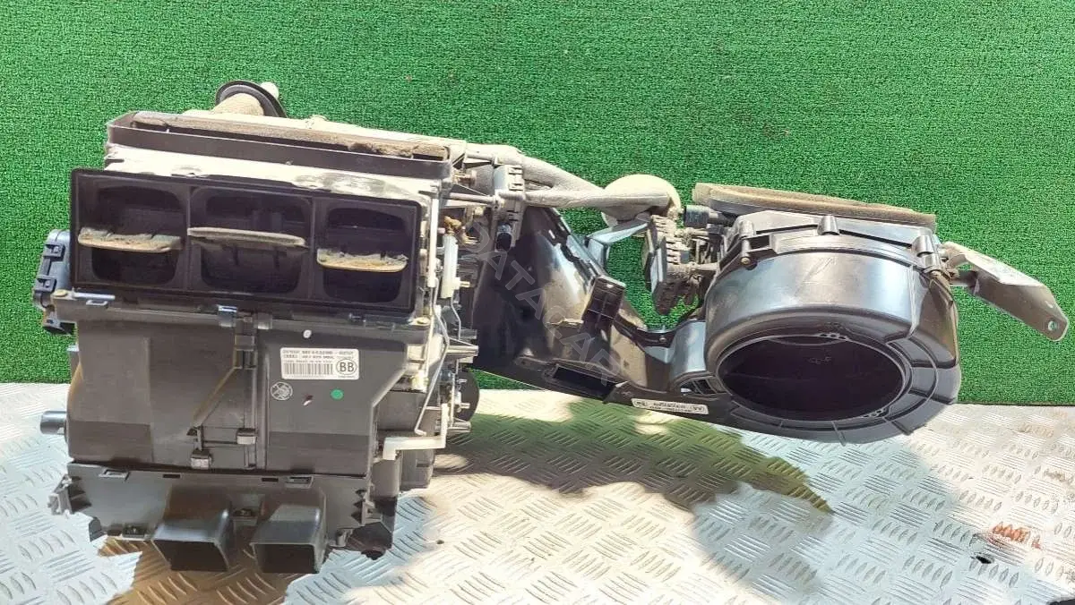 Корпус отопителя (печки) 4B1820005L