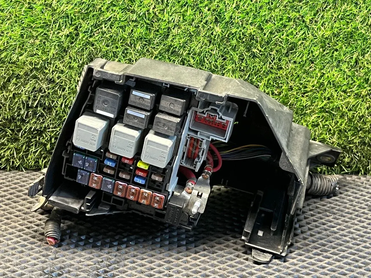 Блок предохранителей 6G9T14A067AB