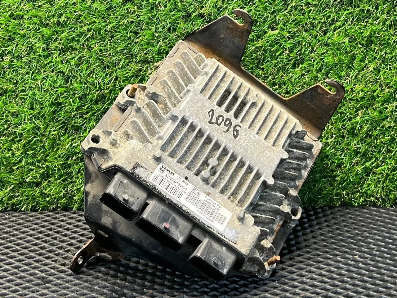 Блок управления двигателем 5WS40155C-1