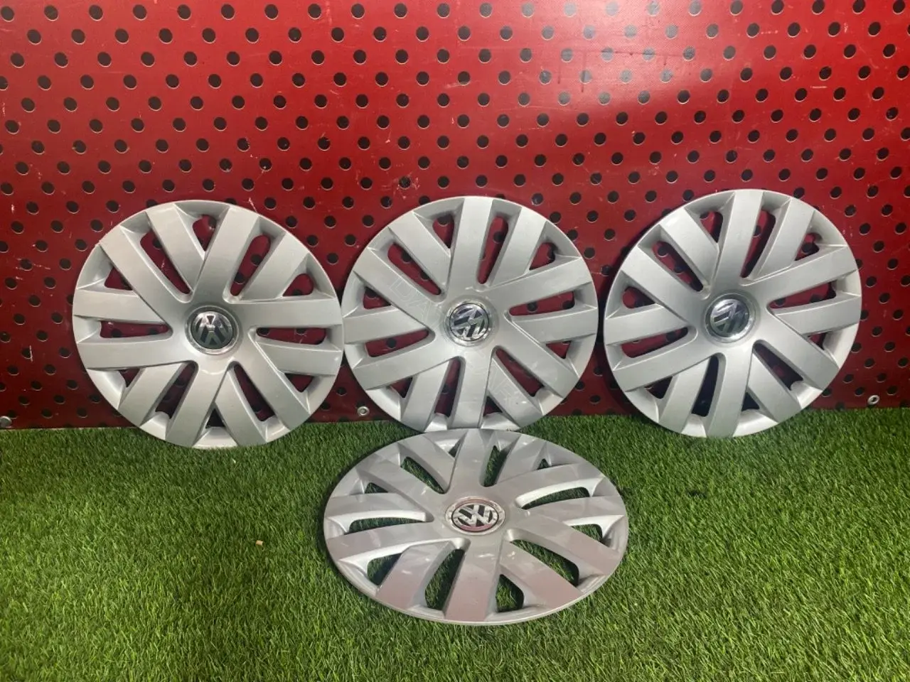 Колпаки на колеса 6R0 601 147 C