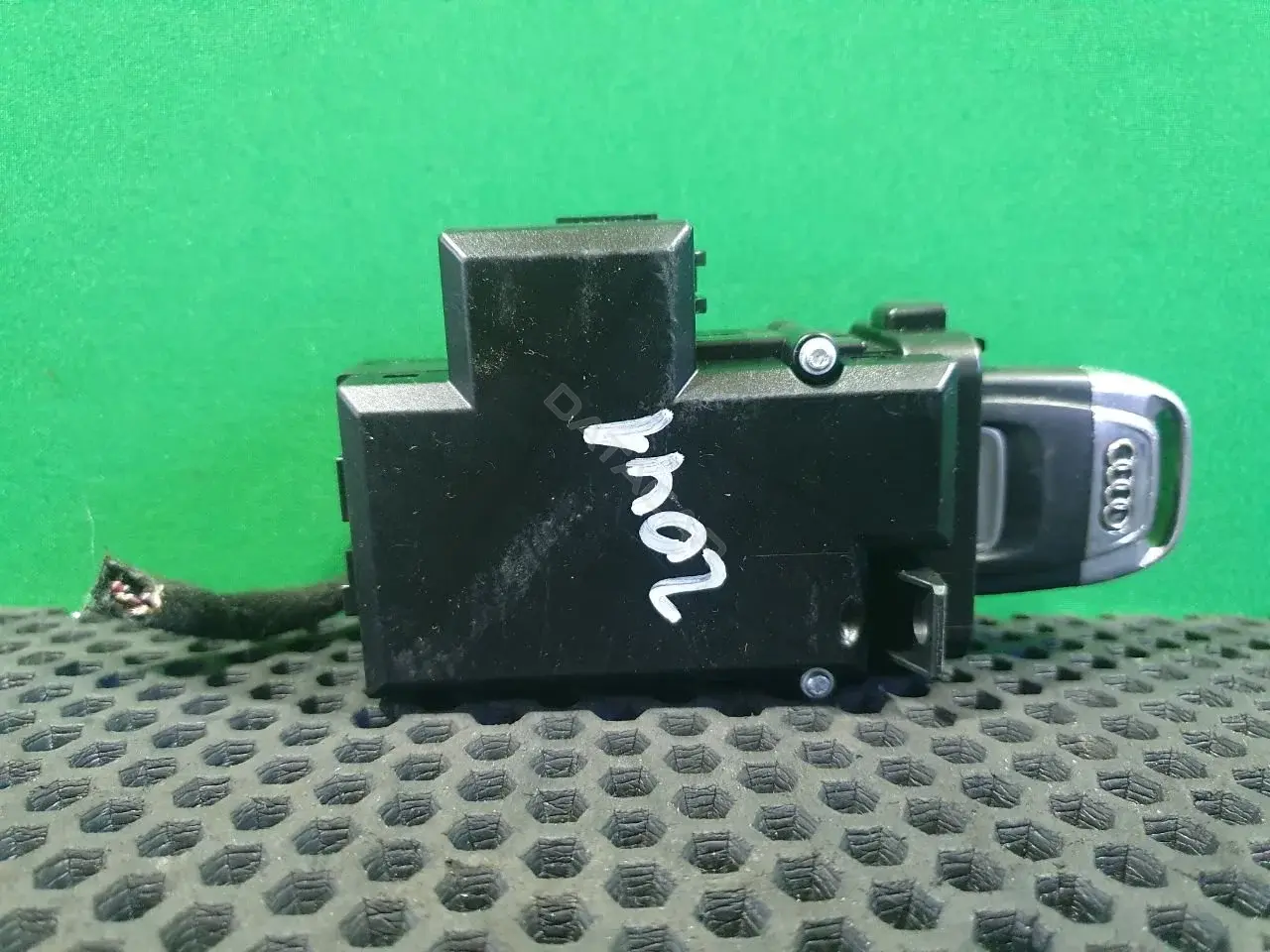 Замок зажигания 8K0 909 131