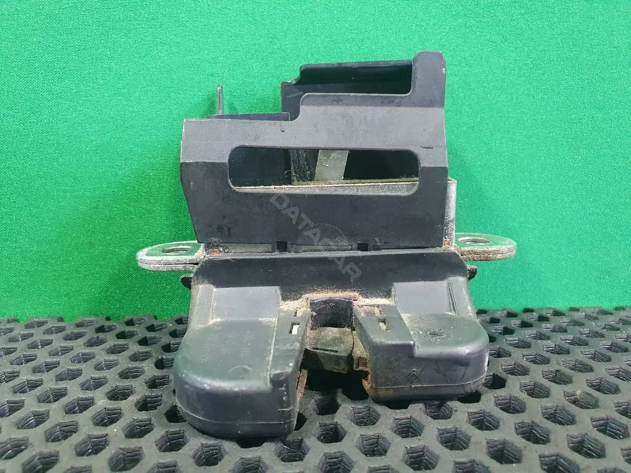 Замок крышки багажника 3C9 827 645 A