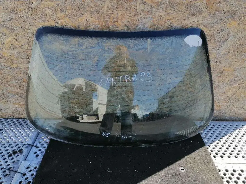 Заднее стекло 37370595