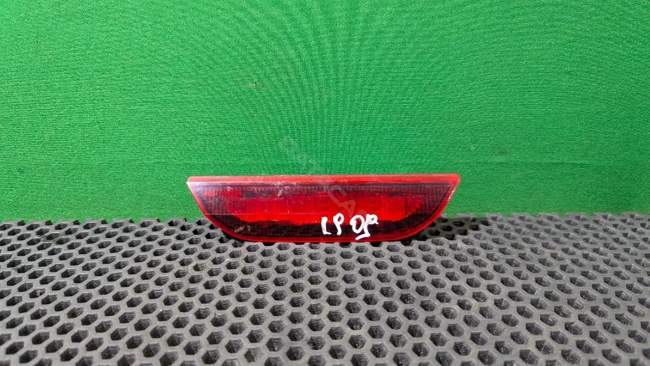 Фонарь стоп сигнала ET76 13A613 AE