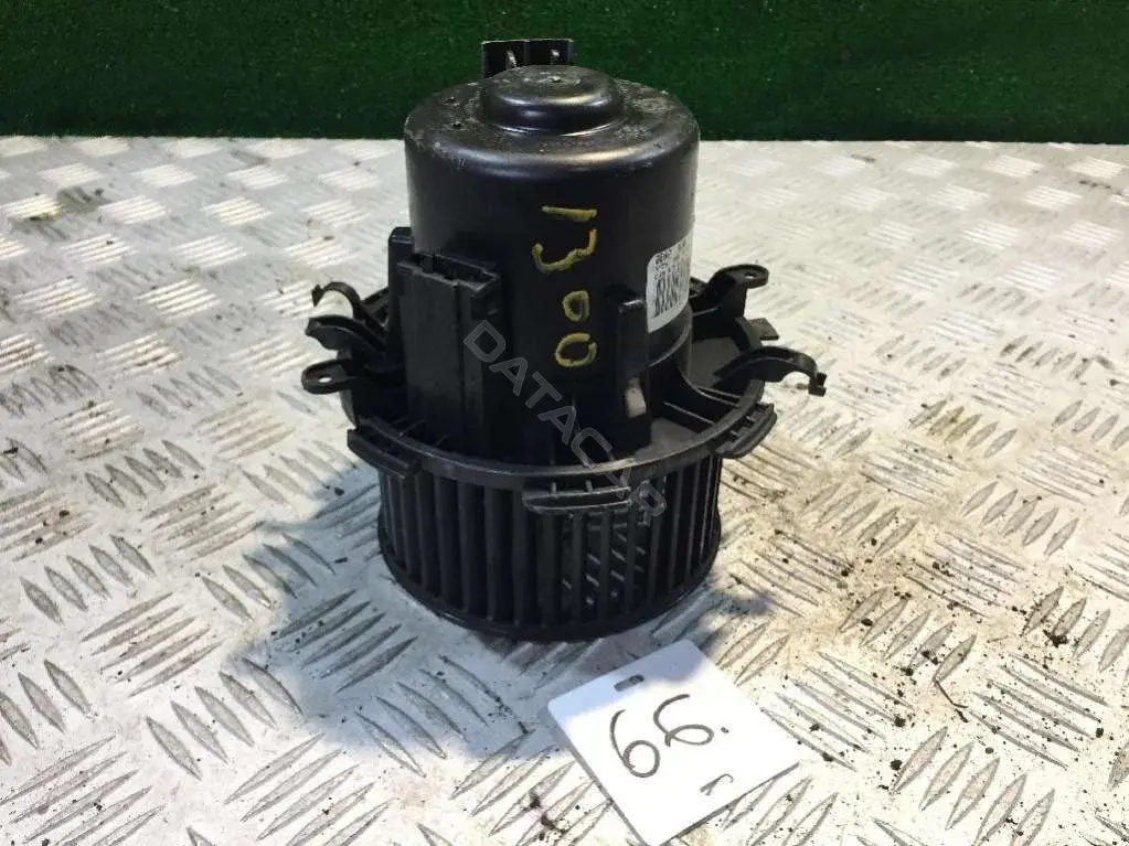 Моторчик печки BEHRB0380
