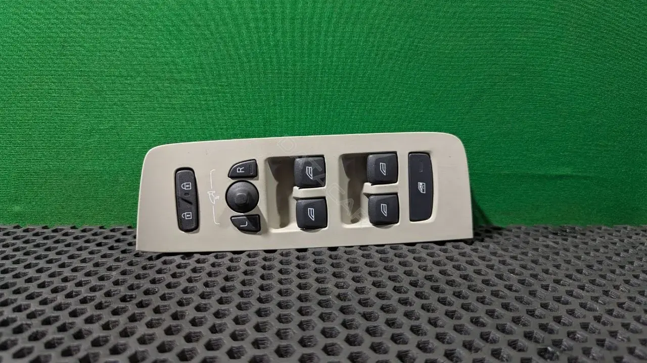 Блок управления стеклоподъемниками 31334567