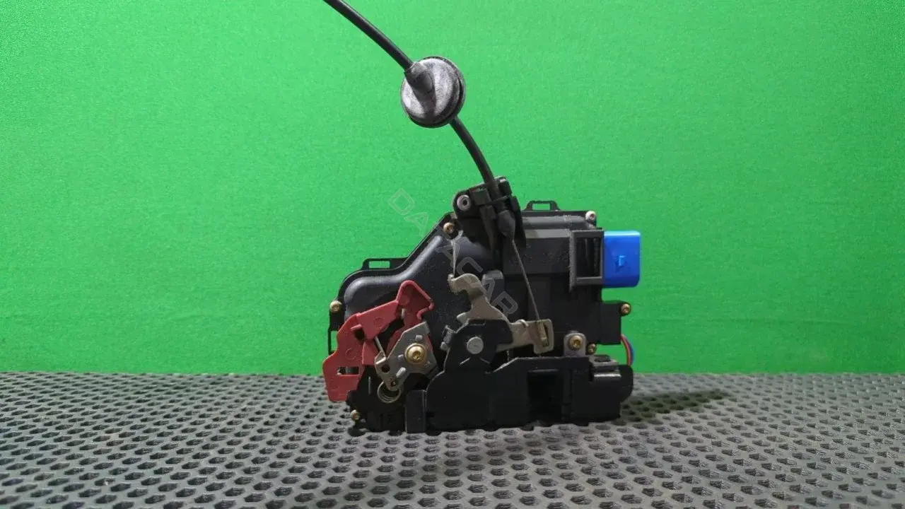 Замок двери 3D1837015