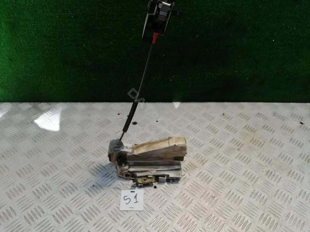 Замок двери 93BG220A20DD
