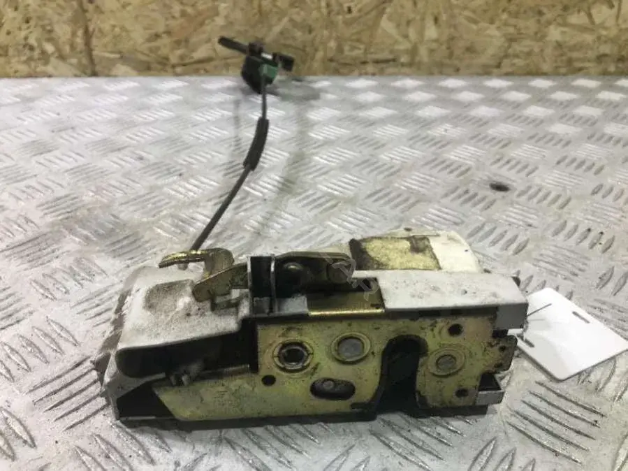 Замок двери 93BG 220A20