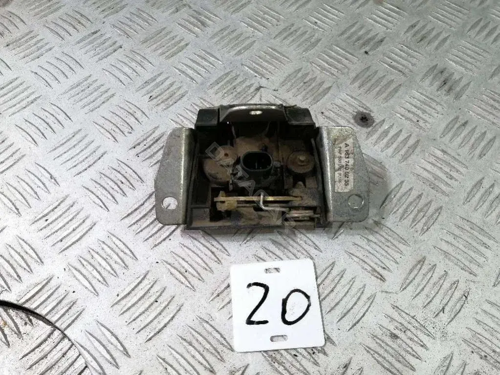 Замок крышки багажника A1637400235