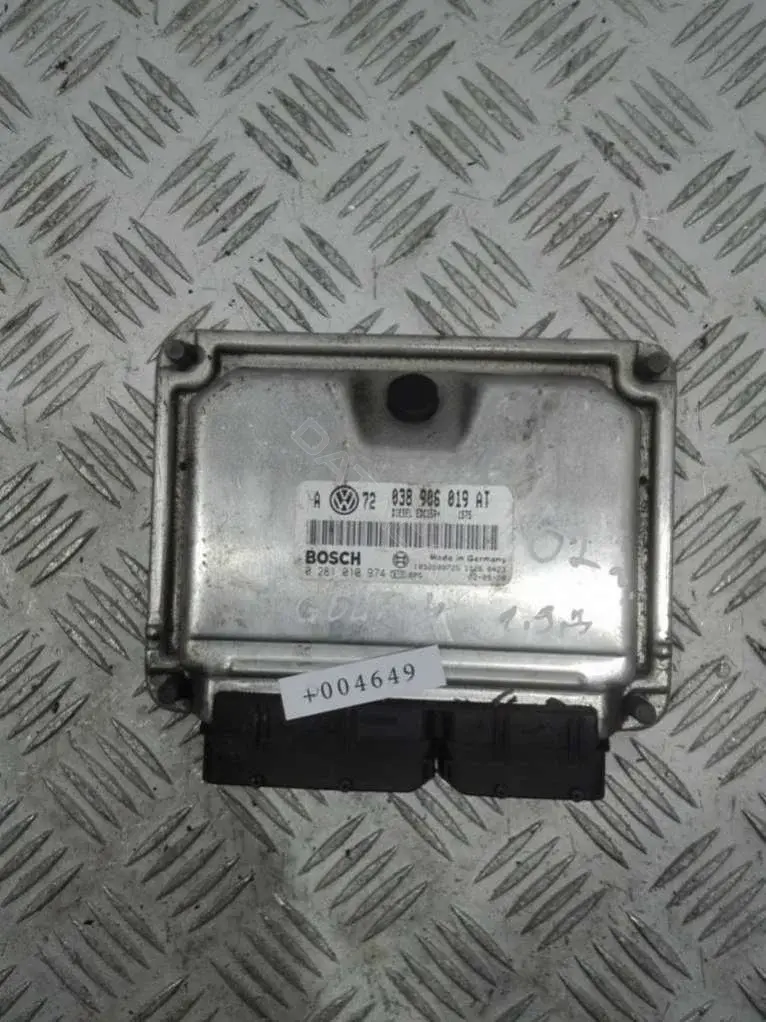 Блок управления двигателем 0 281 010 974, 038 906 019 AT