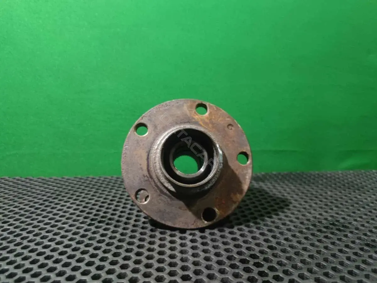 Ступица колеса 4D0 615 G