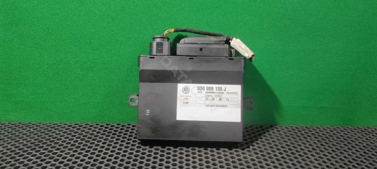 Блок центрального замка 3D0 909 135 J