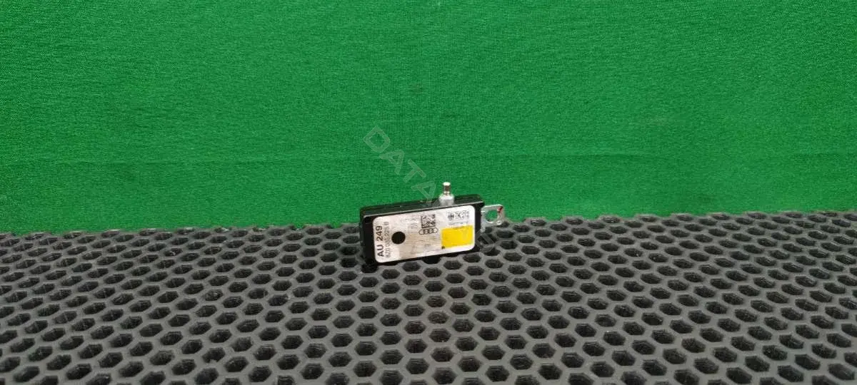 Усилитель антенны 8Z0 035 225 B