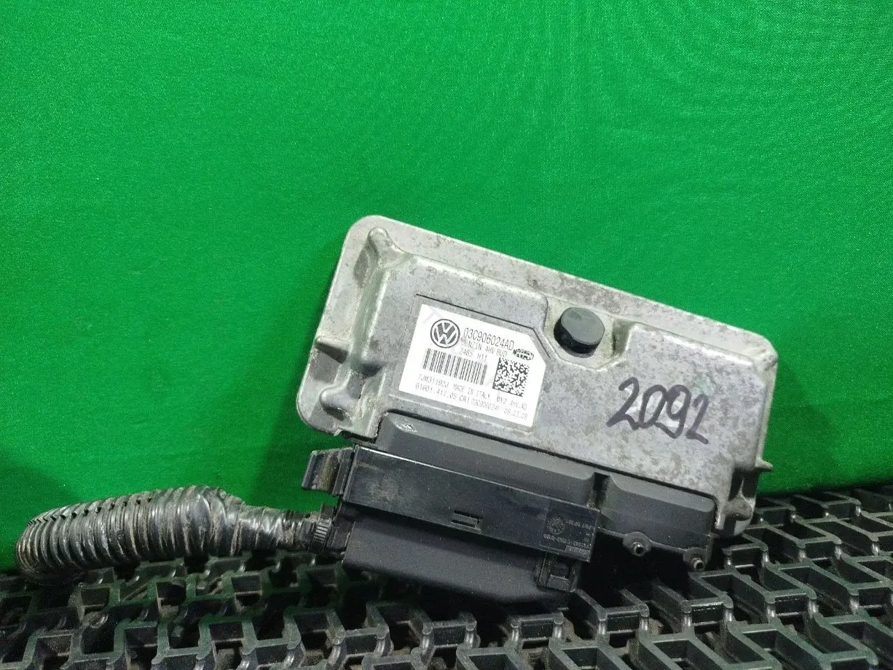 Блок управления двигателем 03C906024AD, 7JM31192J