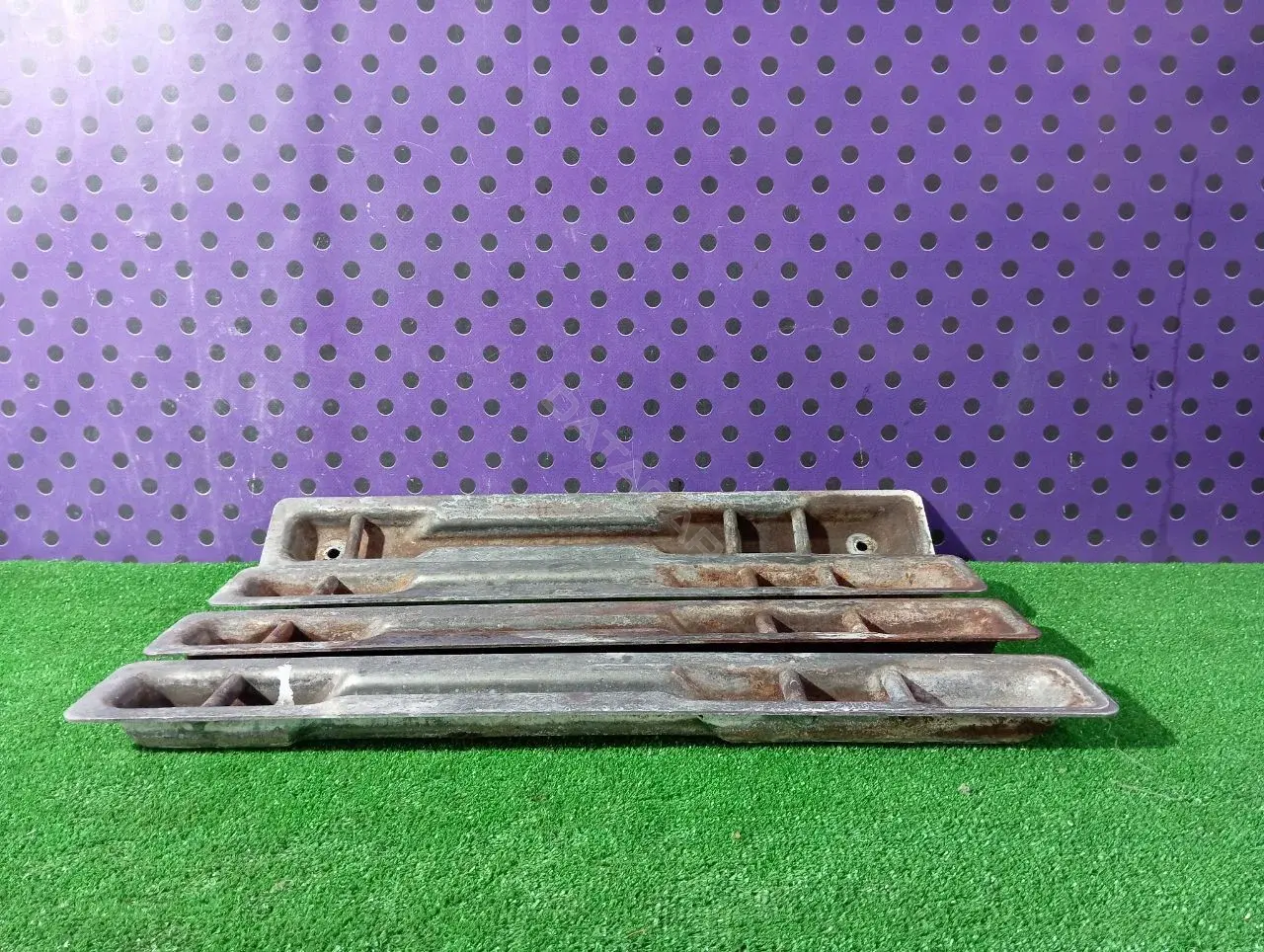 Салазки сиденья 901 950 01