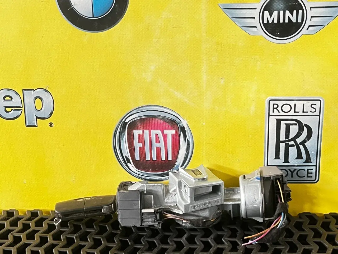 Замок зажигания 3M51-3F880-AC