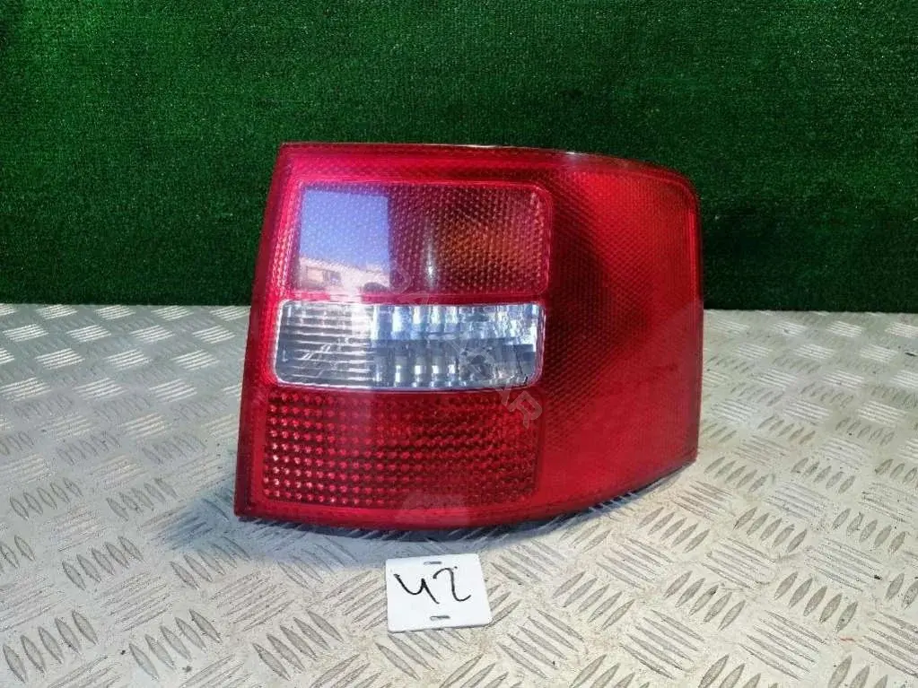 Задние фонари 4B9945096F