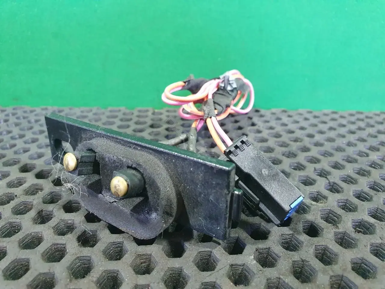 Концевик двери 4707809AC-A