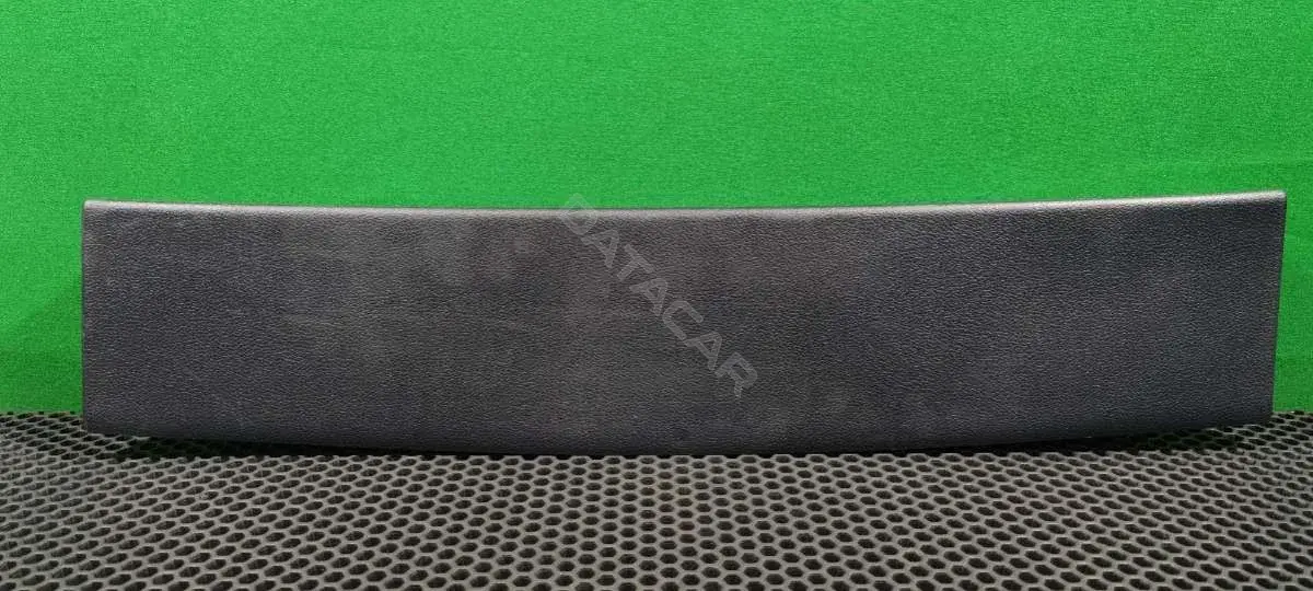 Обшивка крышки багажника 1UD36LC5AA