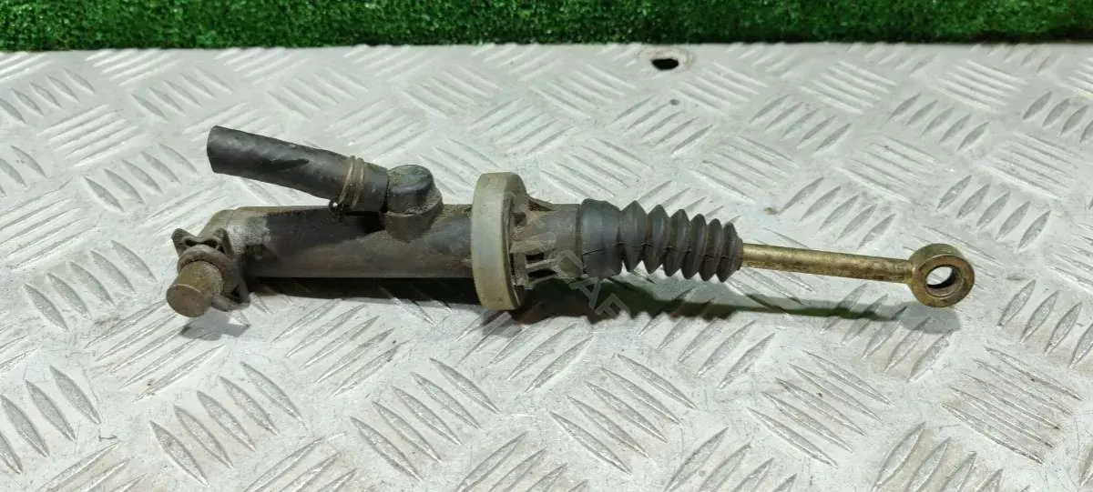 Рабочий цилиндр сцепления YC157A543BF
