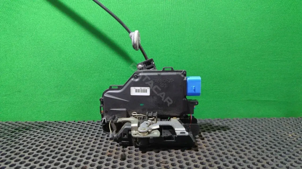 Замок двери 3D1837016