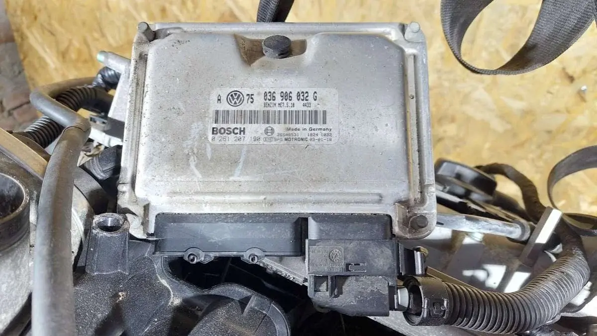 Блок управления двигателем 0261207190, 036906032G