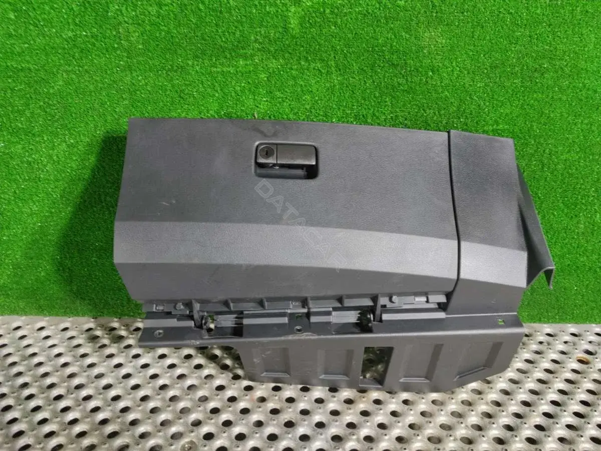Бардачок 68108 CA000