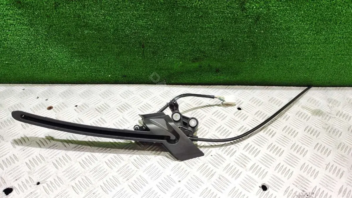 Направляющая шторки багажника (салазки) A2128202942