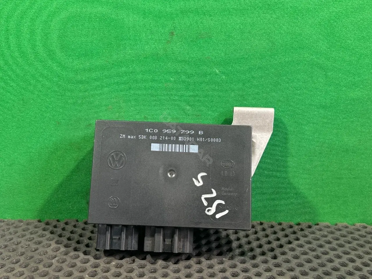 Блок комфорта 1C0 959 799 B