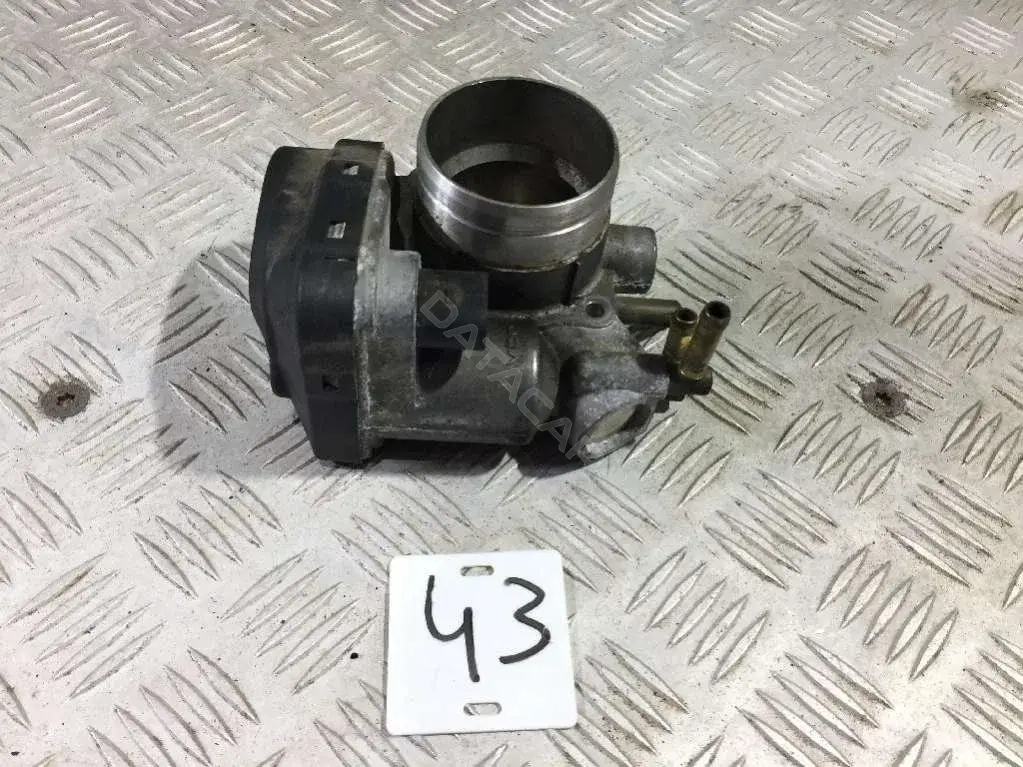 Дроссельная заслонка 06A133062A