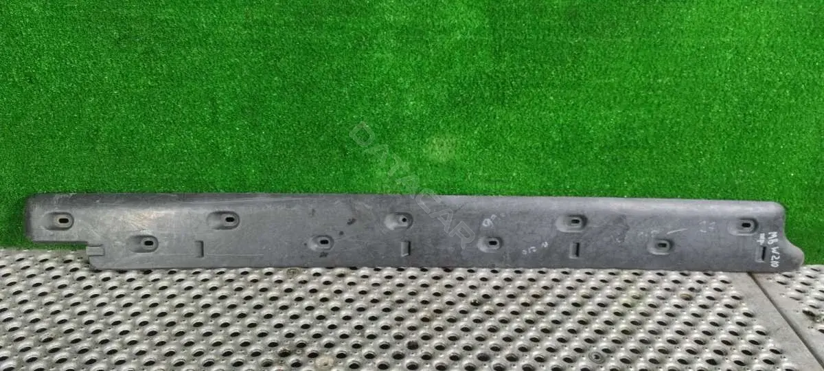 Защита днища A 210 698 24 30