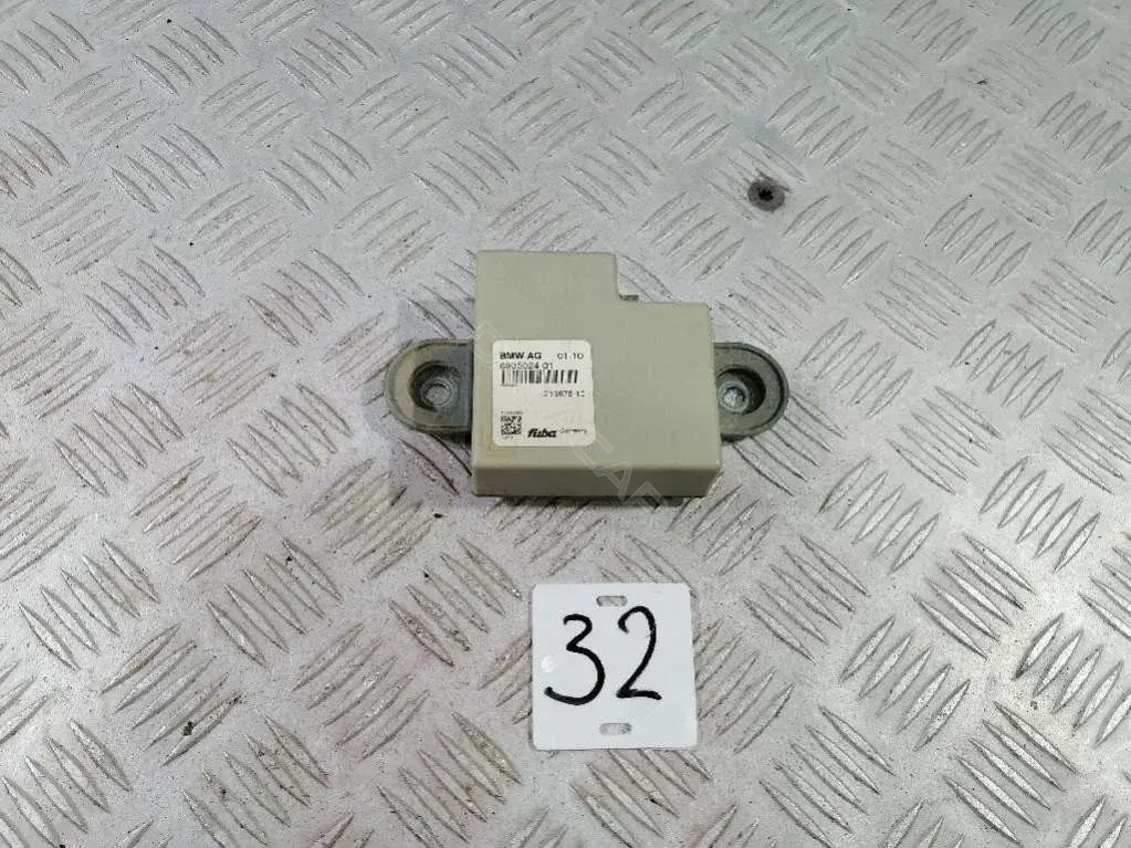Усилитель антенны 693502401