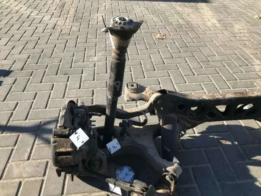 Амортизаторы 33975755