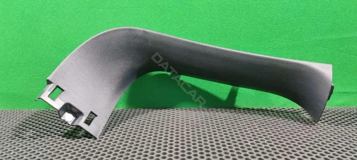 Обшивка крышки багажника 1UD12LC5AB