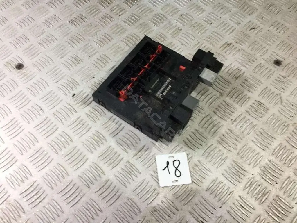 Блок предохранителей 3C0937049AE