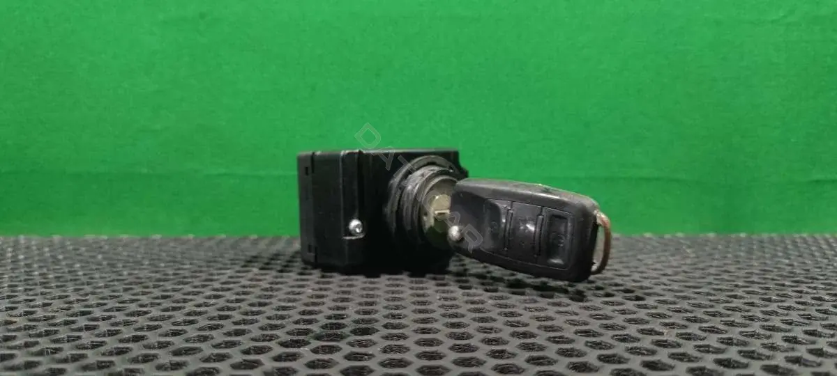 Замок зажигания 3D0 905 865 E