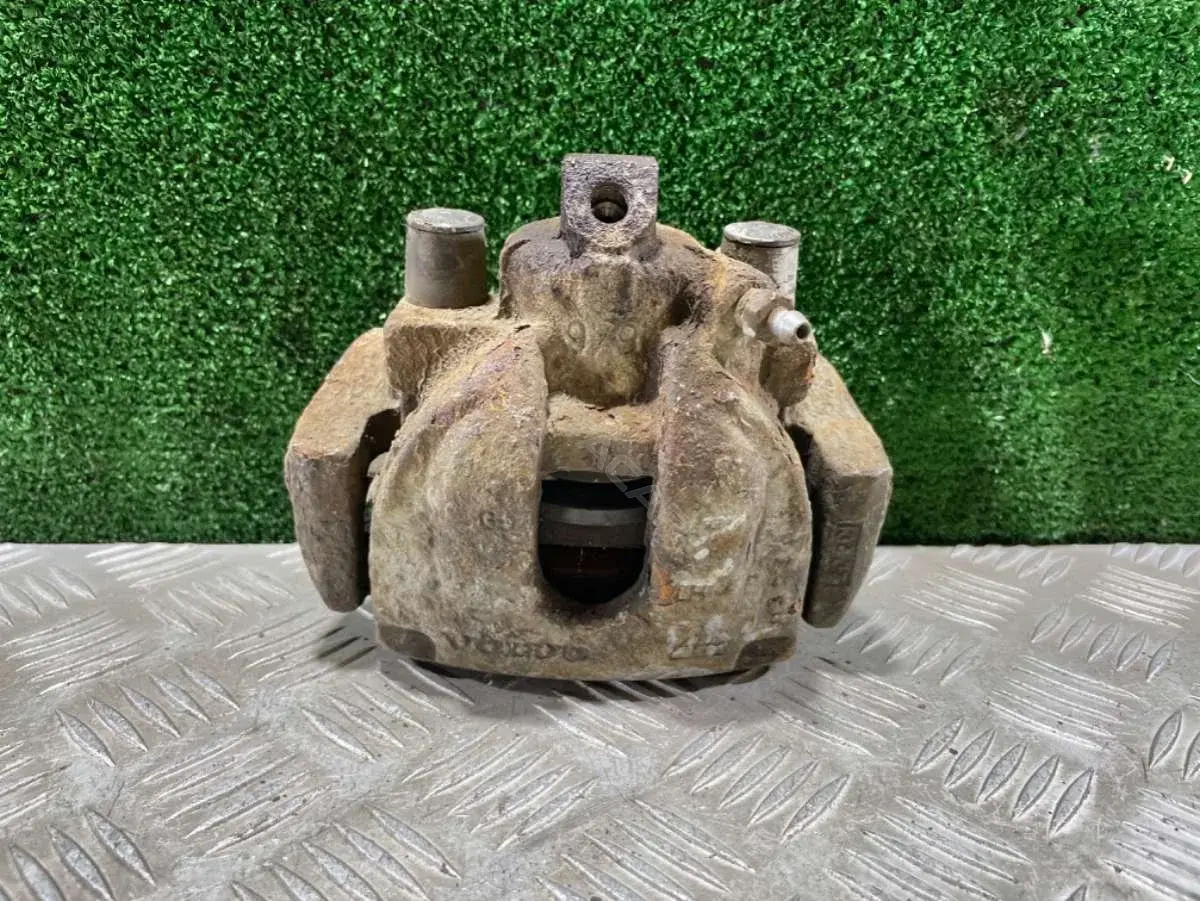 Суппорт тормозной 64237817