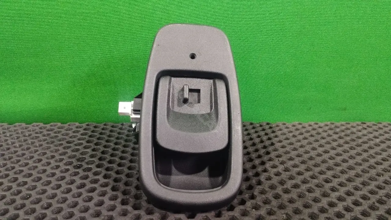 Ручка крышки багажника A2117660091