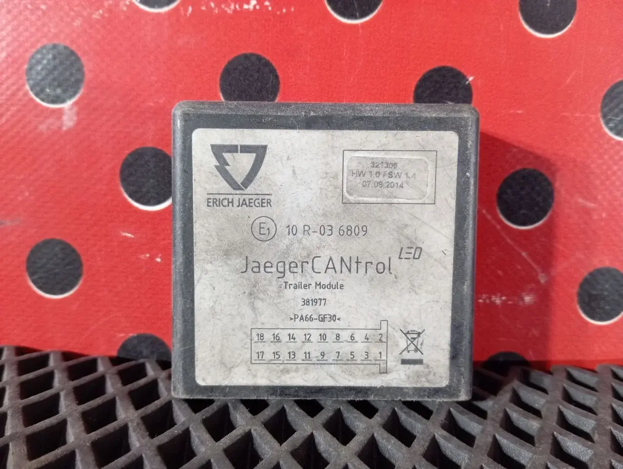Блок согласования фаркопа 10 R-03 6809, 381977