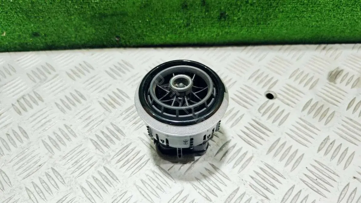 Дефлектор обдува салона 8V0820901C