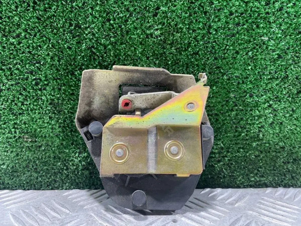 Замок двери 65137922