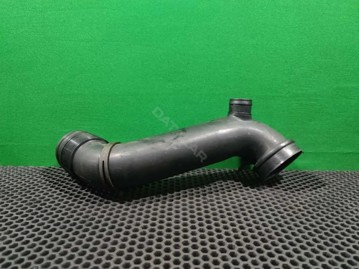 Патрубок воздушный 8Z0 129 658 G