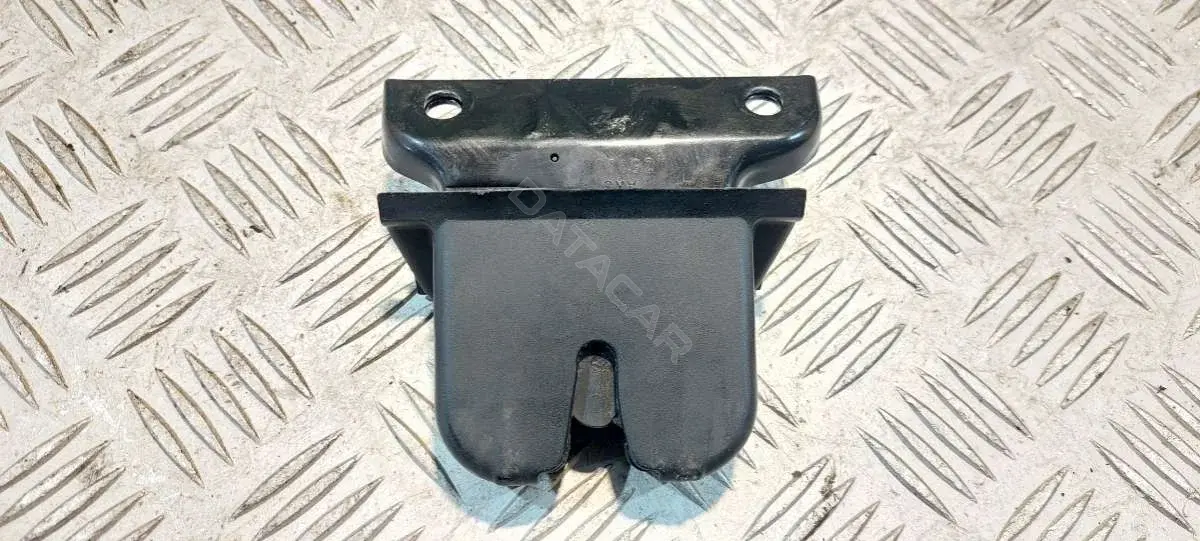 Замок крышки багажника 8L0827520C