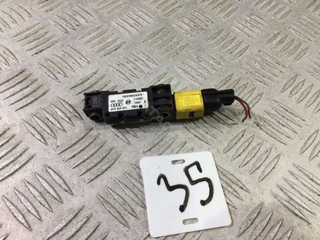 Датчик удара 8E0959651