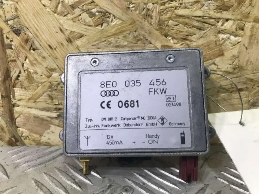 Усилитель антенны 8E0 035 456